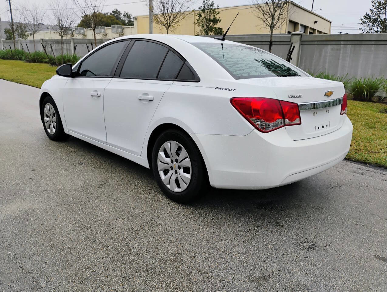 Used 2014 Chevrolet Cruze LS image 5