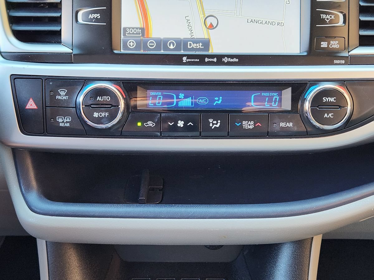 Used 2016 Toyota Highlander XLE FWD image 39