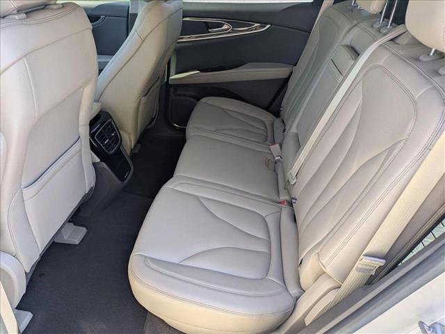 Used 2022 Lincoln Nautilus FWD w/ Premium Package image 19