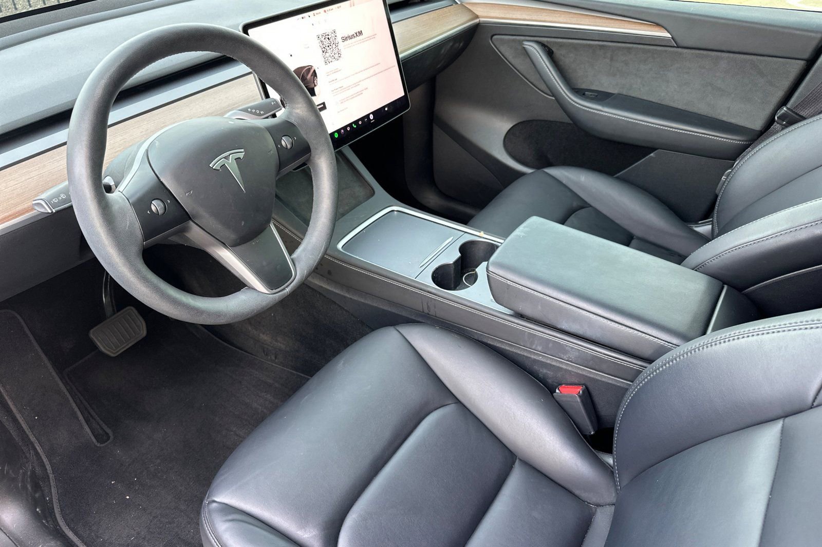 Used 2024 Tesla Model Y Long Range image 10