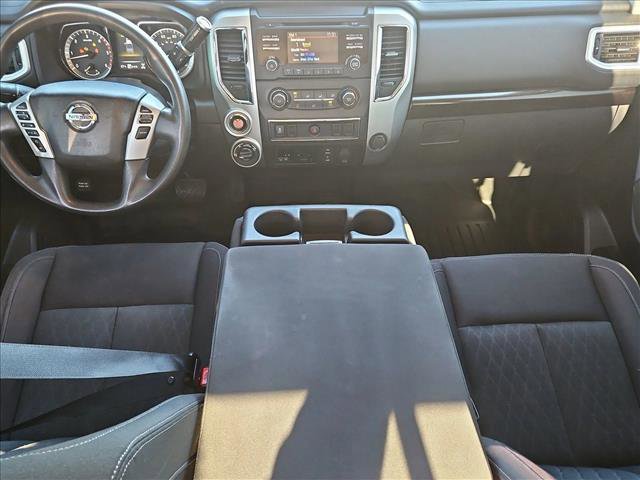 Used 2017 Nissan Titan SV image 16