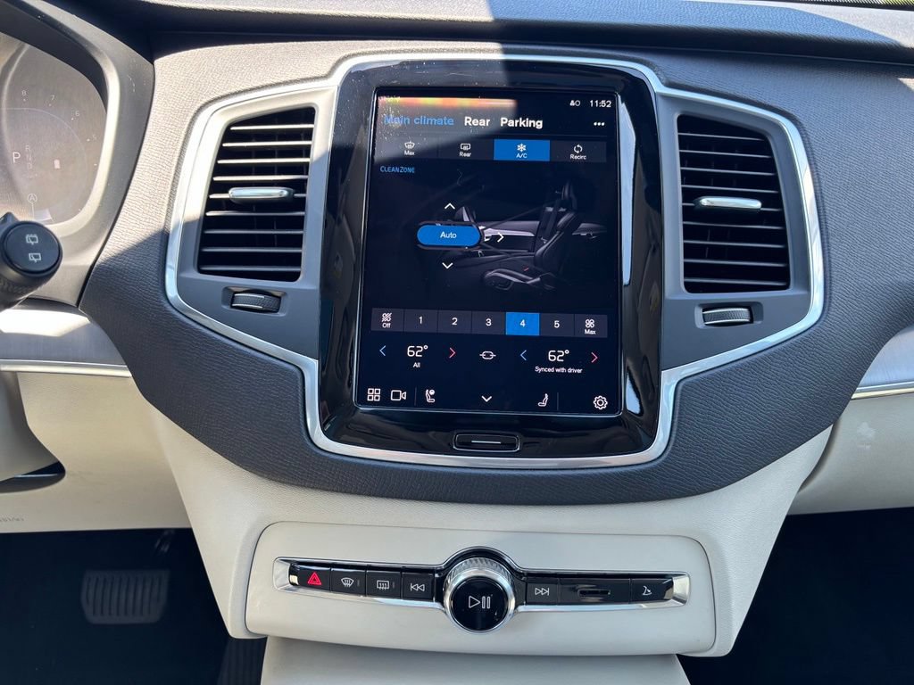 Used 2024 Volvo XC90 B5 Core w/ Climate Package AWD/4WD image 13