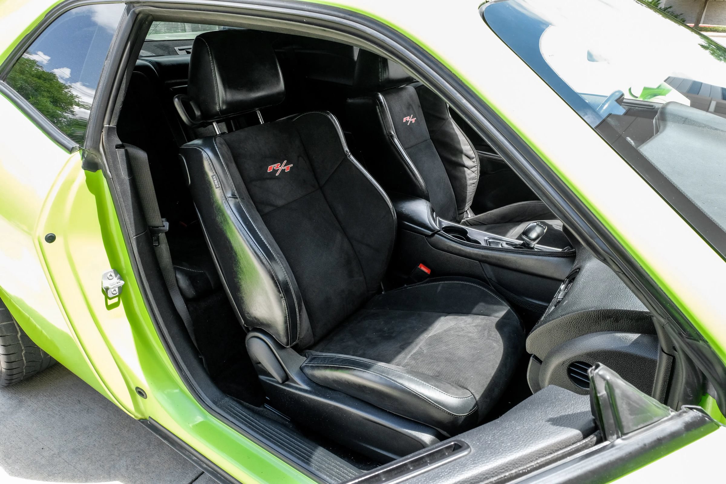 Used 2015 Dodge Challenger R/T Scat Pack w/ Scat Pack Appearance Package RWD image 31
