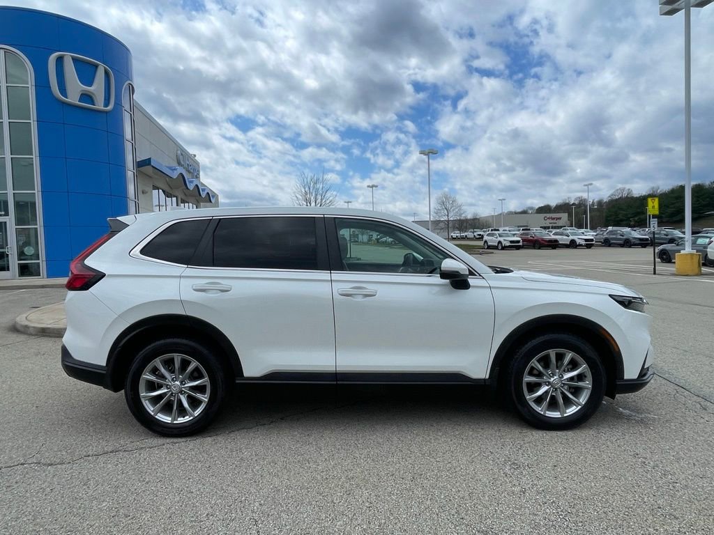 Used 2023 Honda CR-V EX image 2
