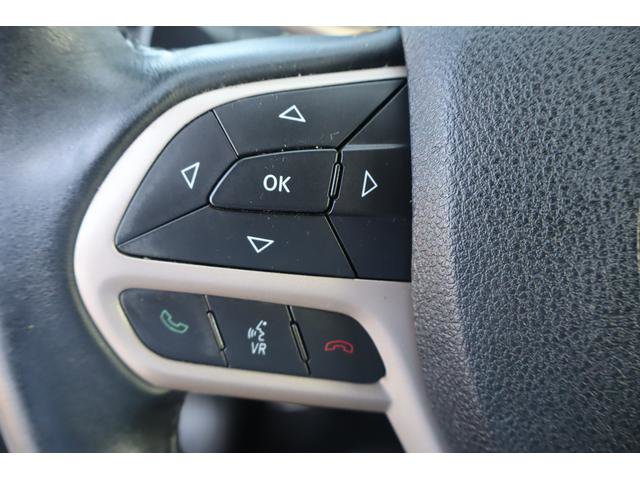 Used 2017 Jeep Cherokee Limited image 11