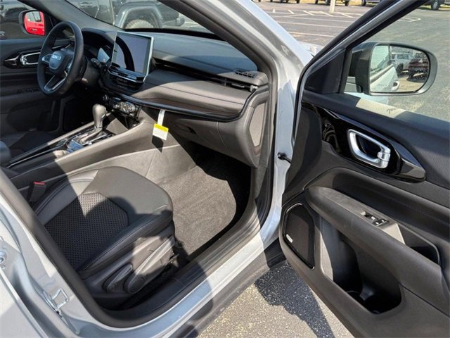 New 2025 Jeep Compass Latitude w/ Sun & Sound Group image 13