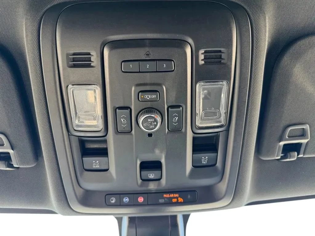 Used 2021 GMC Yukon SLT w/ SLT Premium Package AWD/4WD image 32