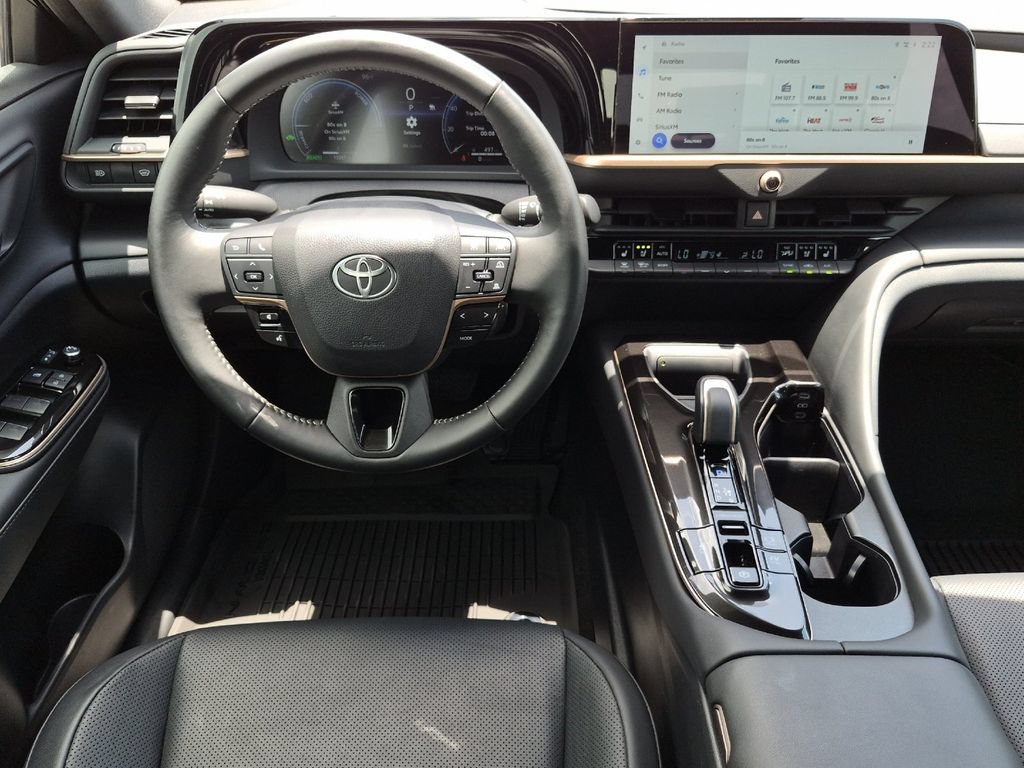 Used 2026 Toyota Crown AWD/4WD image 14