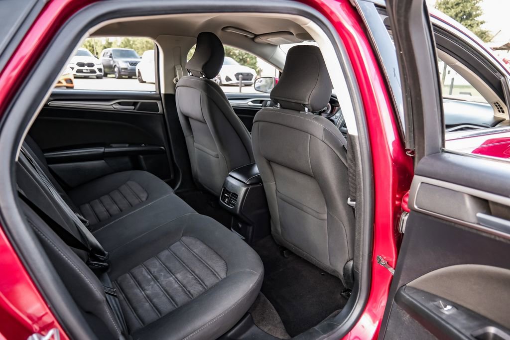 Used 2018 Ford Fusion SE w/ Fusion SE Technology Package image 33