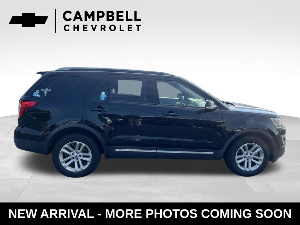 Used 2017 Ford Explorer XLT w/ Equipment Group 202A FWD image 6