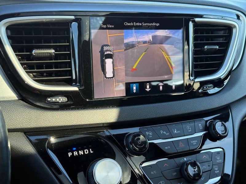 Used 2020 Chrysler Pacifica Touring-L Plus w/ Advanced Safetytec Group FWD image 23