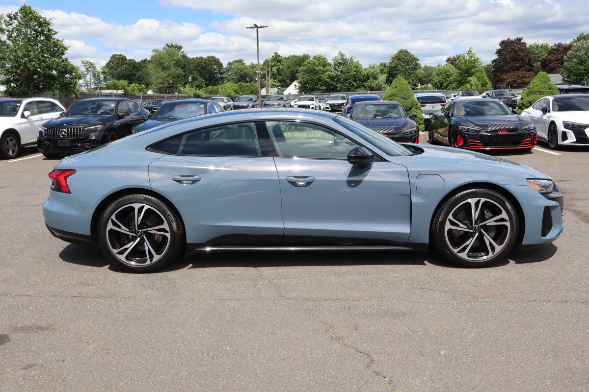 Used 2022 Audi e-tron GT Premium Plus w/ Performance Package AWD/4WD image 4