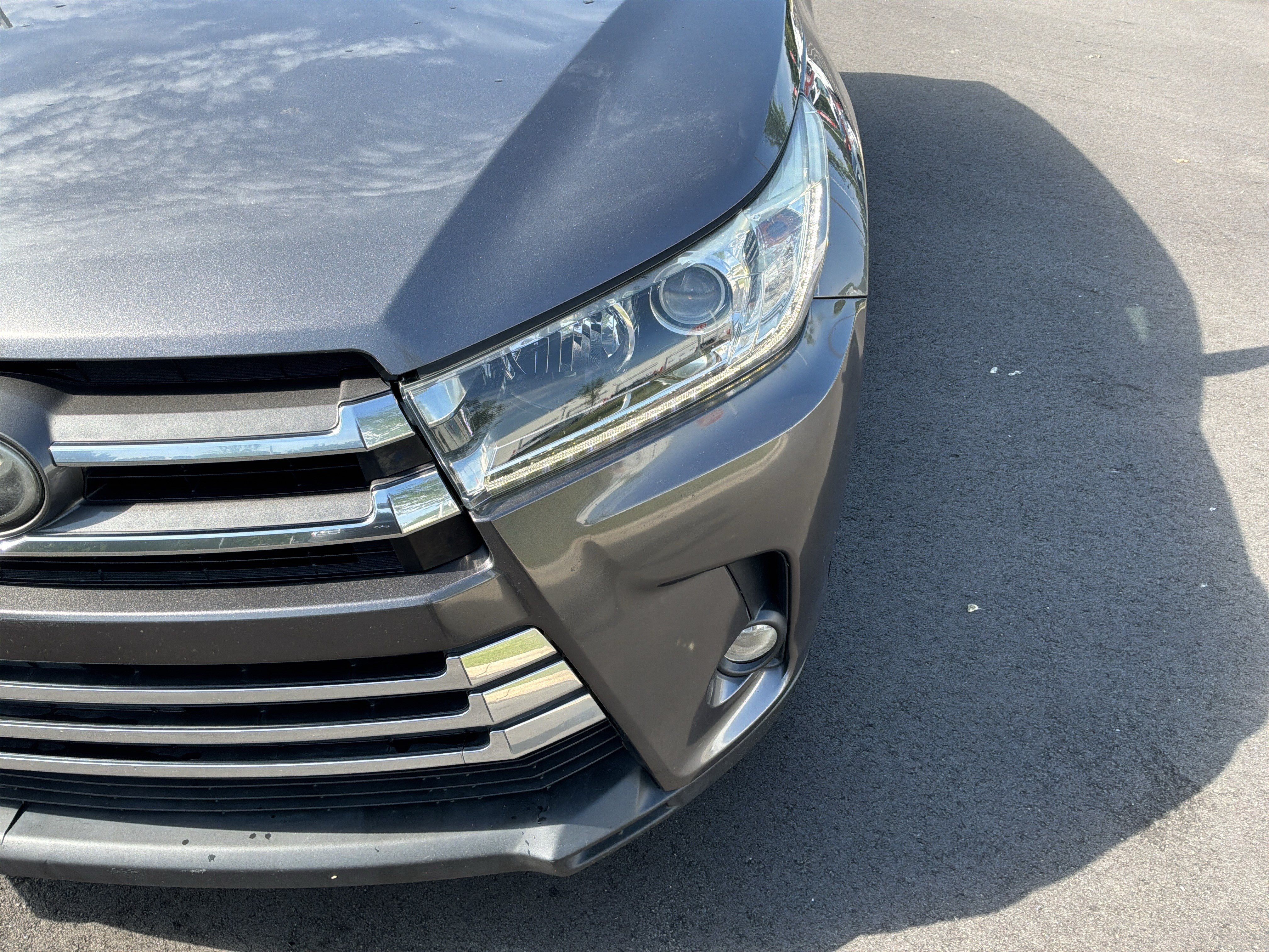 Used 2018 Toyota Highlander Limited FWD image 6