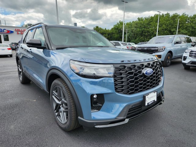 New 2025 Ford Explorer ST image 1