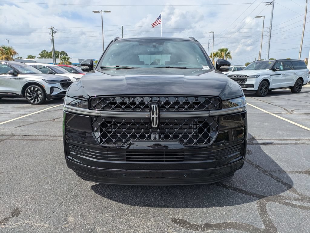 New 2027 Lincoln Navigator Reserve w/ Jet Appearance Package AWD/4WD image 9