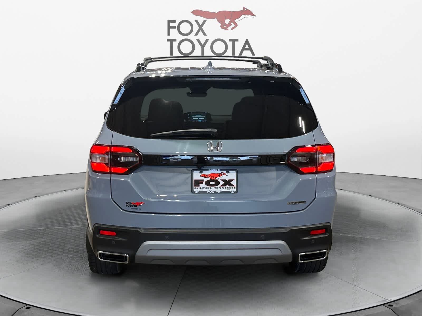 Used 2024 Honda Pilot Touring image 5