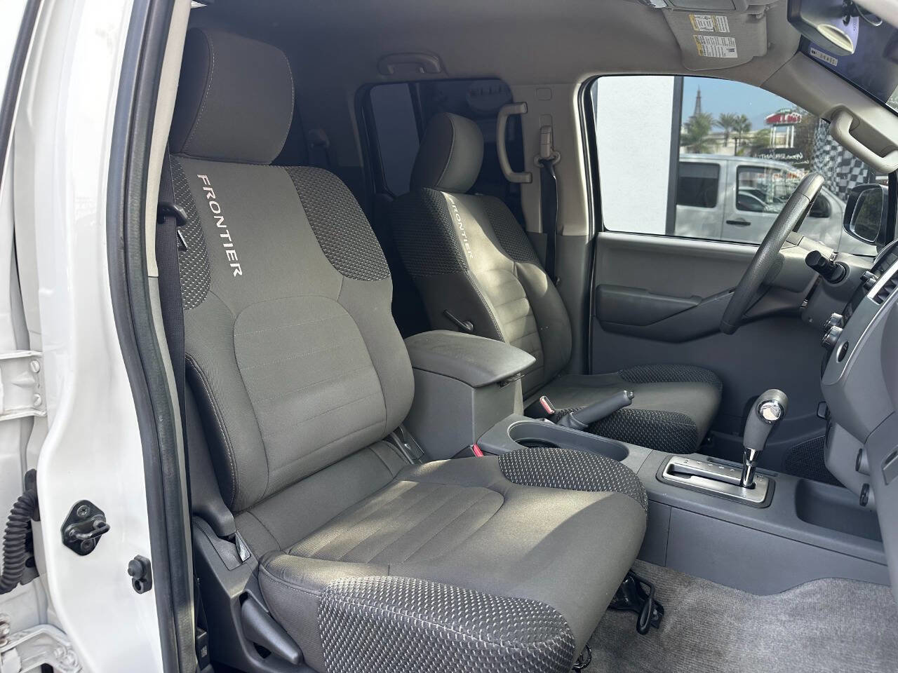 Used 2012 Nissan Frontier SV w/ Sport Appearance Pkg image 27