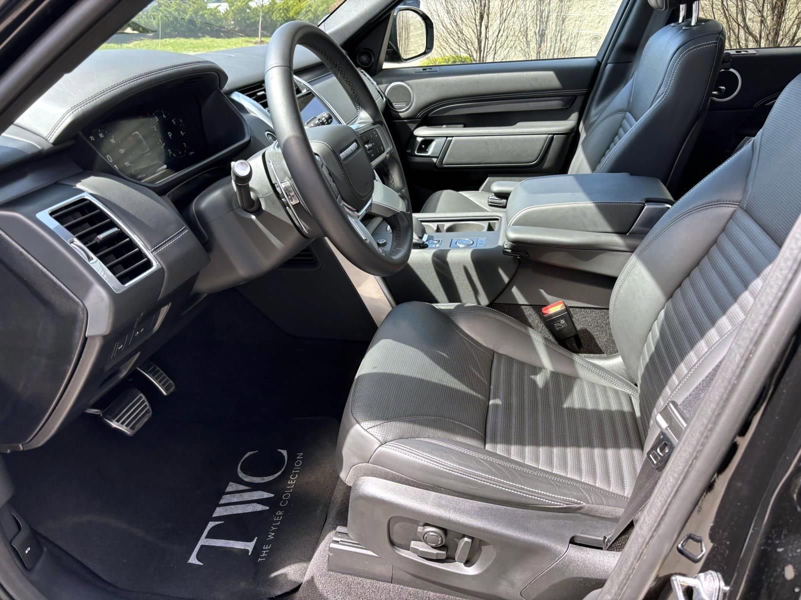 Used 2025 Land Rover Discovery Metropolitan Edition AWD/4WD image 10