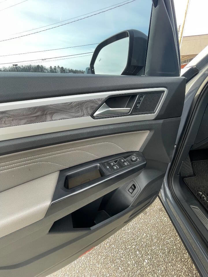Used 2021 Volkswagen Atlas Cross Sport SE image 13