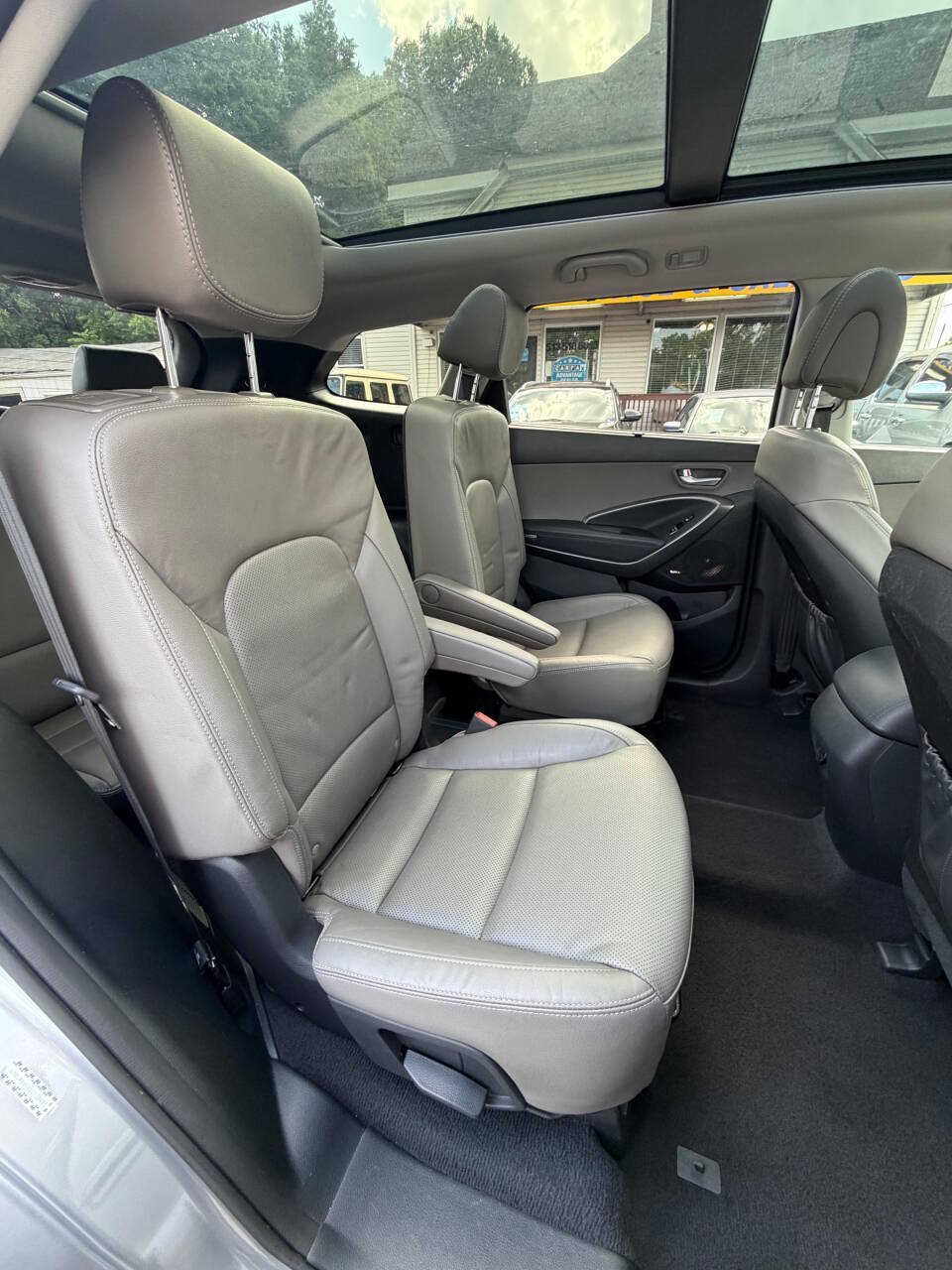 Used 2016 Hyundai Santa Fe Limited w/ Option Group 04 AWD/4WD image 16