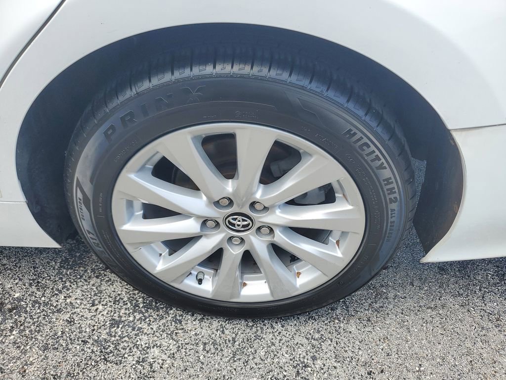 Used 2018 Toyota Camry LE FWD image 5