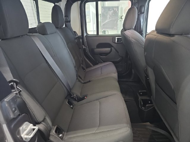 Used 2022 Jeep Gladiator Sport AWD/4WD image 30