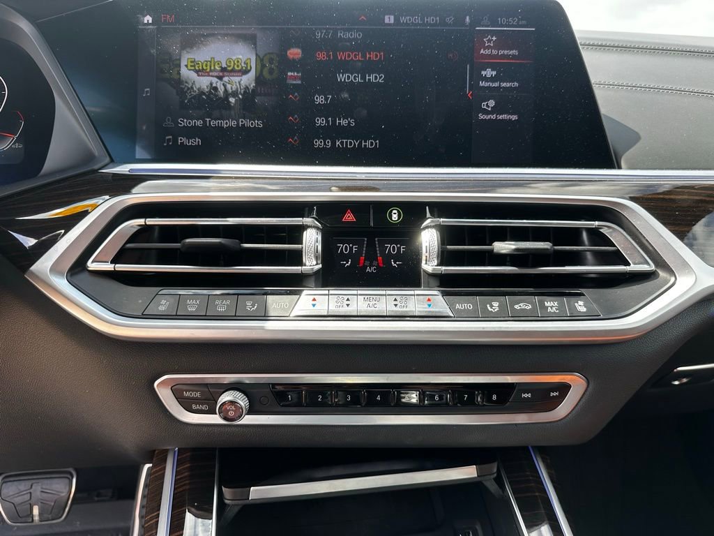 Used 2020 BMW X7 M50i image 16