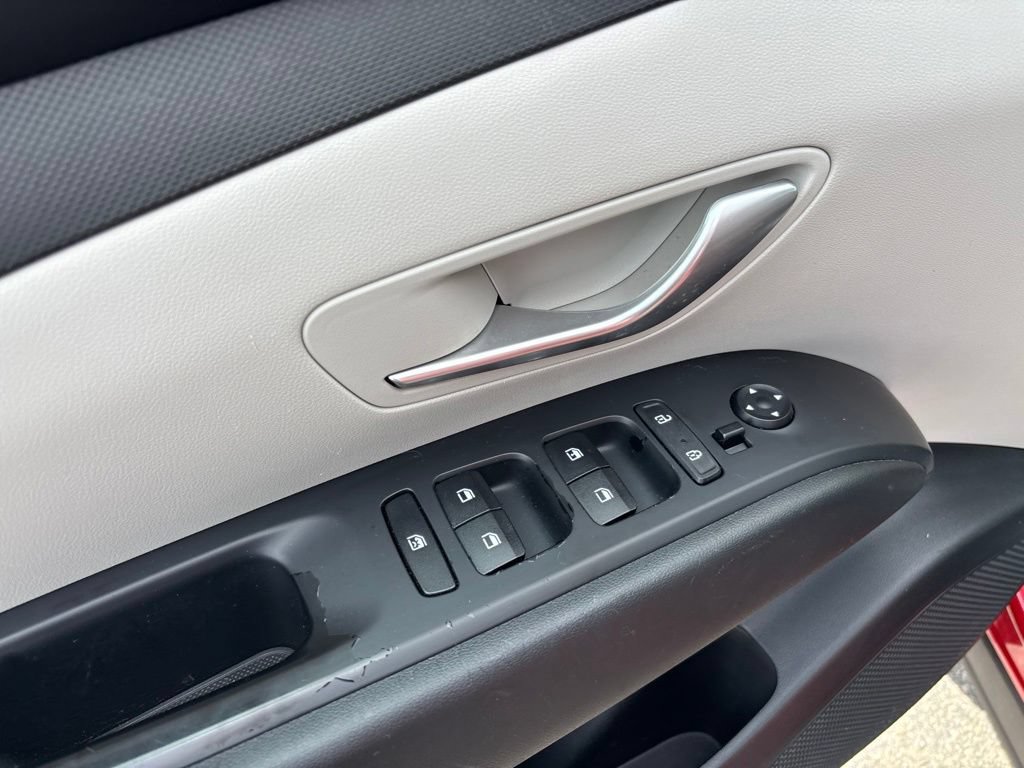 Used 2022 Hyundai Tucson SE AWD/4WD image 15