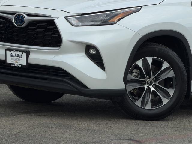 Used 2023 Toyota Highlander XLE AWD/4WD image 8