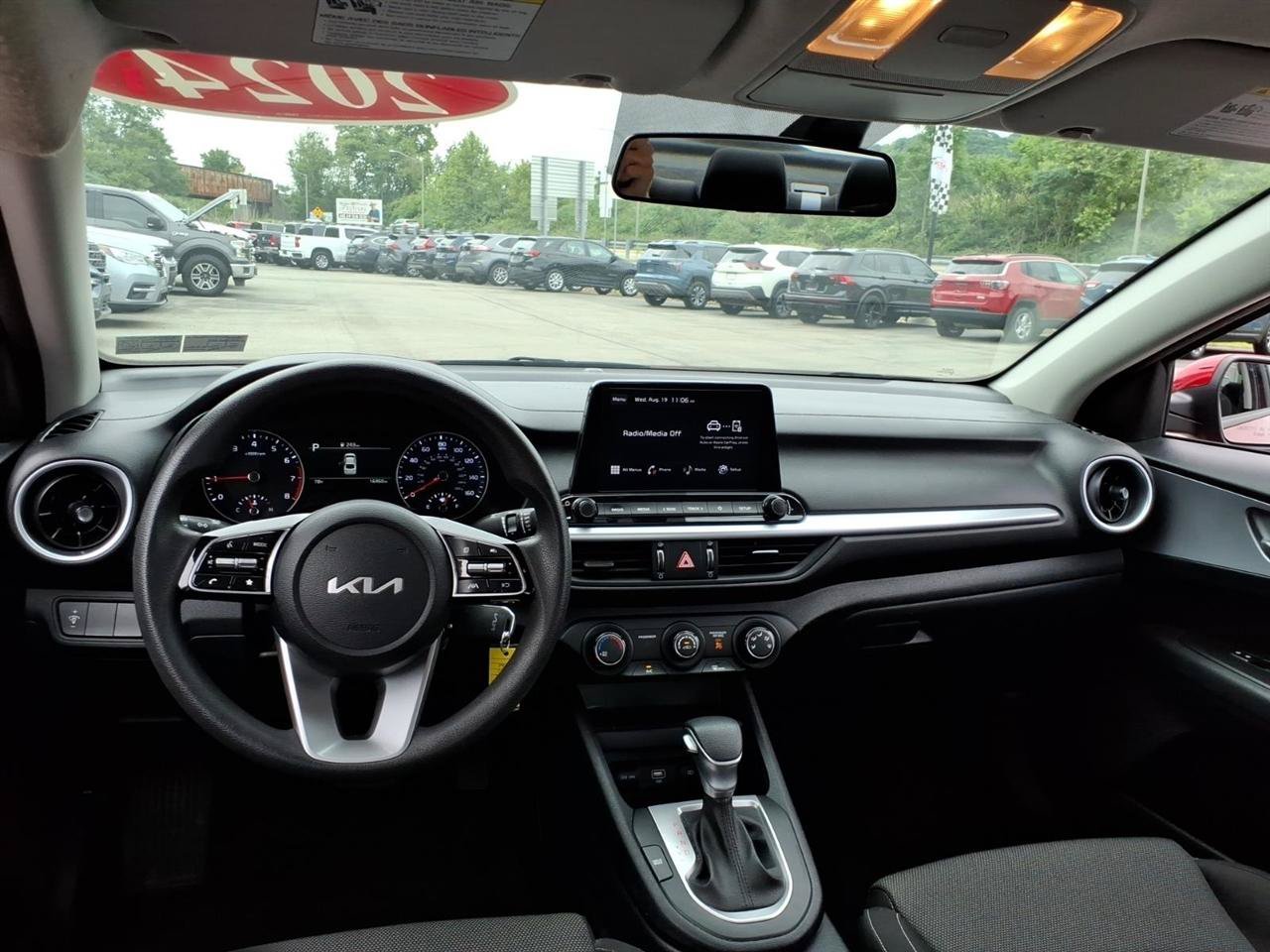 Used 2024 Kia Forte LXS FWD image 9