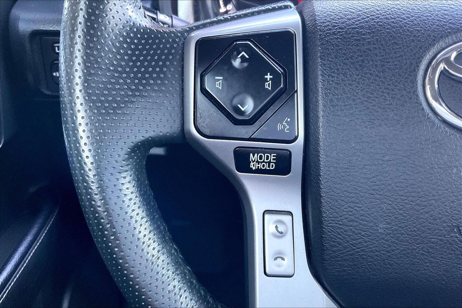 Used 2020 Toyota 4Runner SR5 Premium image 10