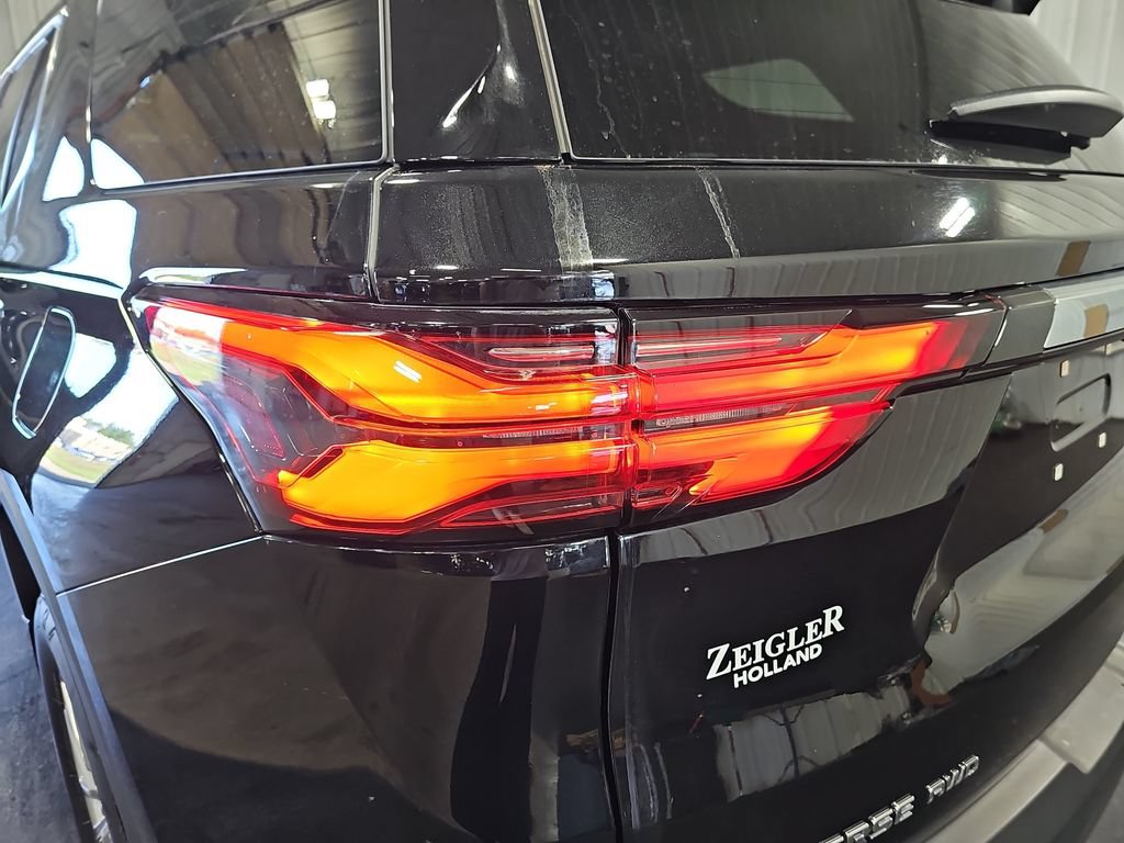 Used 2023 Chevrolet Traverse LT w/ LPO, Floor Liner Package AWD/4WD image 35