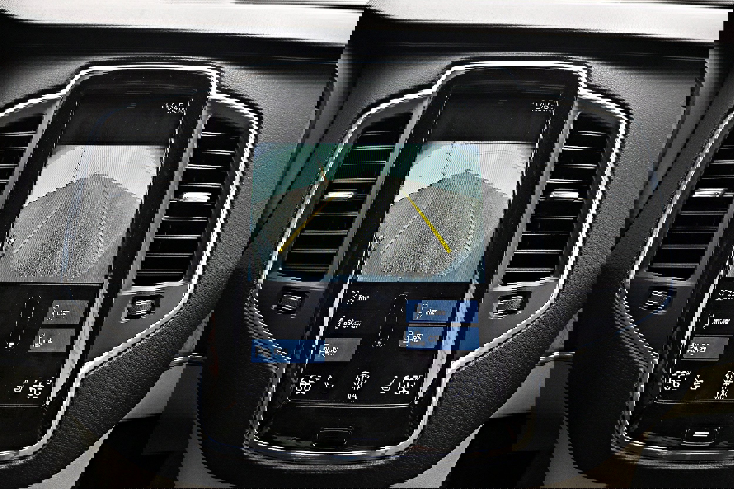 Used 2020 Volvo XC90 T6 Momentum image 14