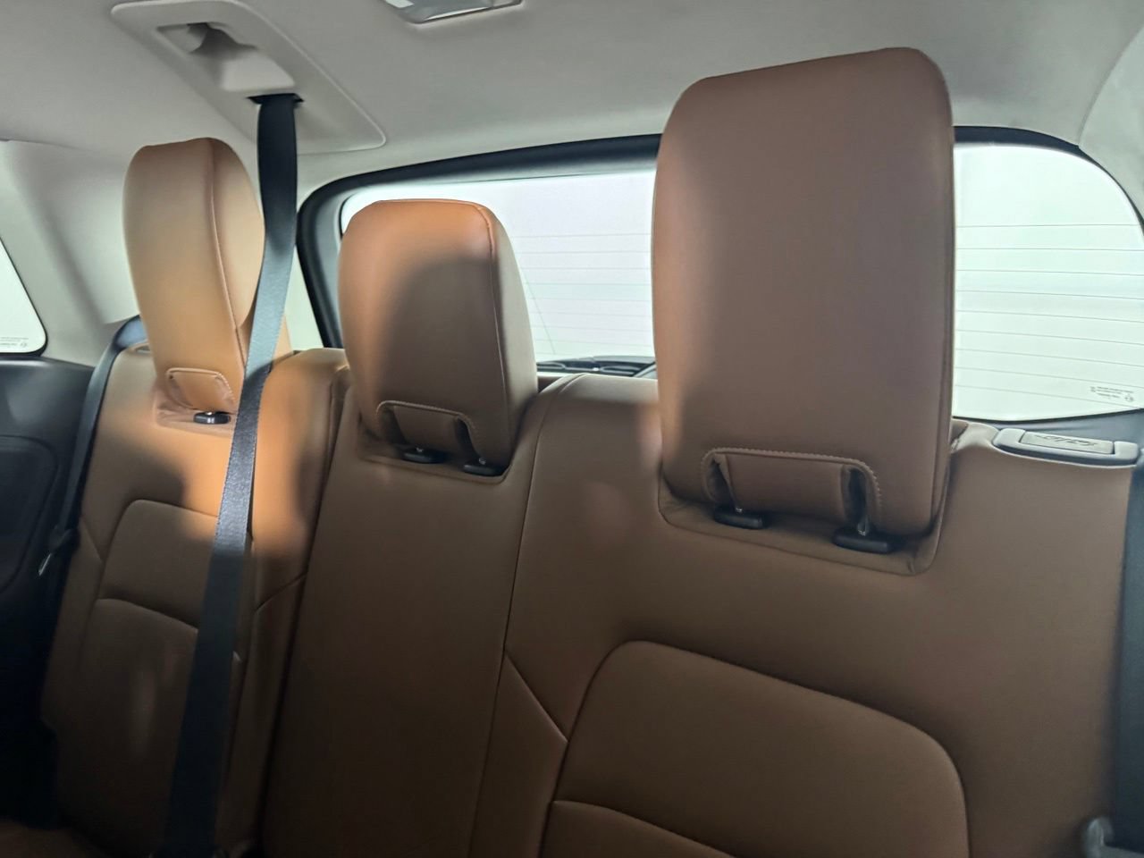Used 2025 Nissan Pathfinder Platinum w/ Cargo Package FWD image 32