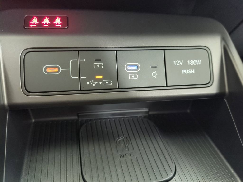 Certified 2025 Hyundai Kona SEL image 26