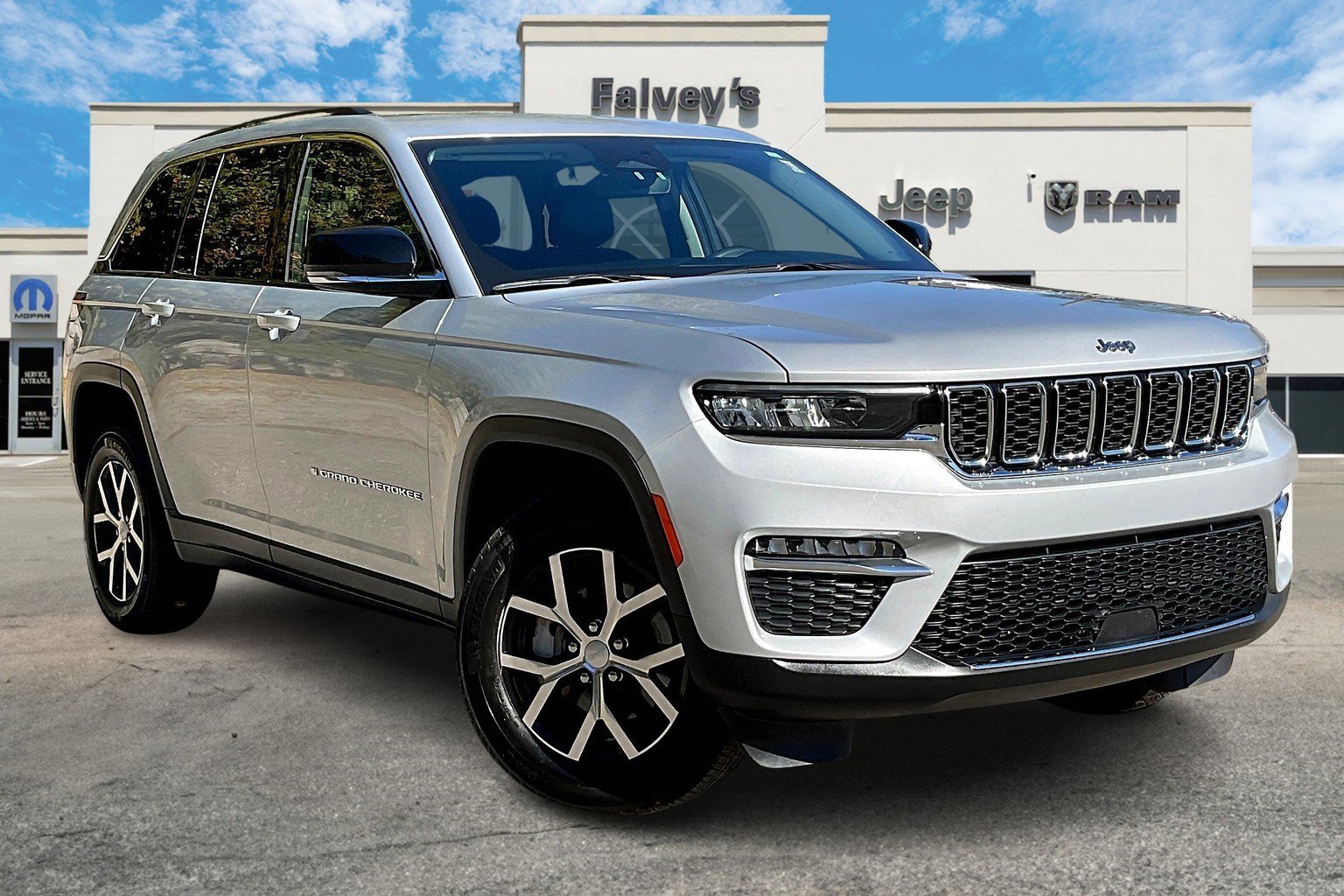 Certified 2023 Jeep Grand Cherokee Limited image 11