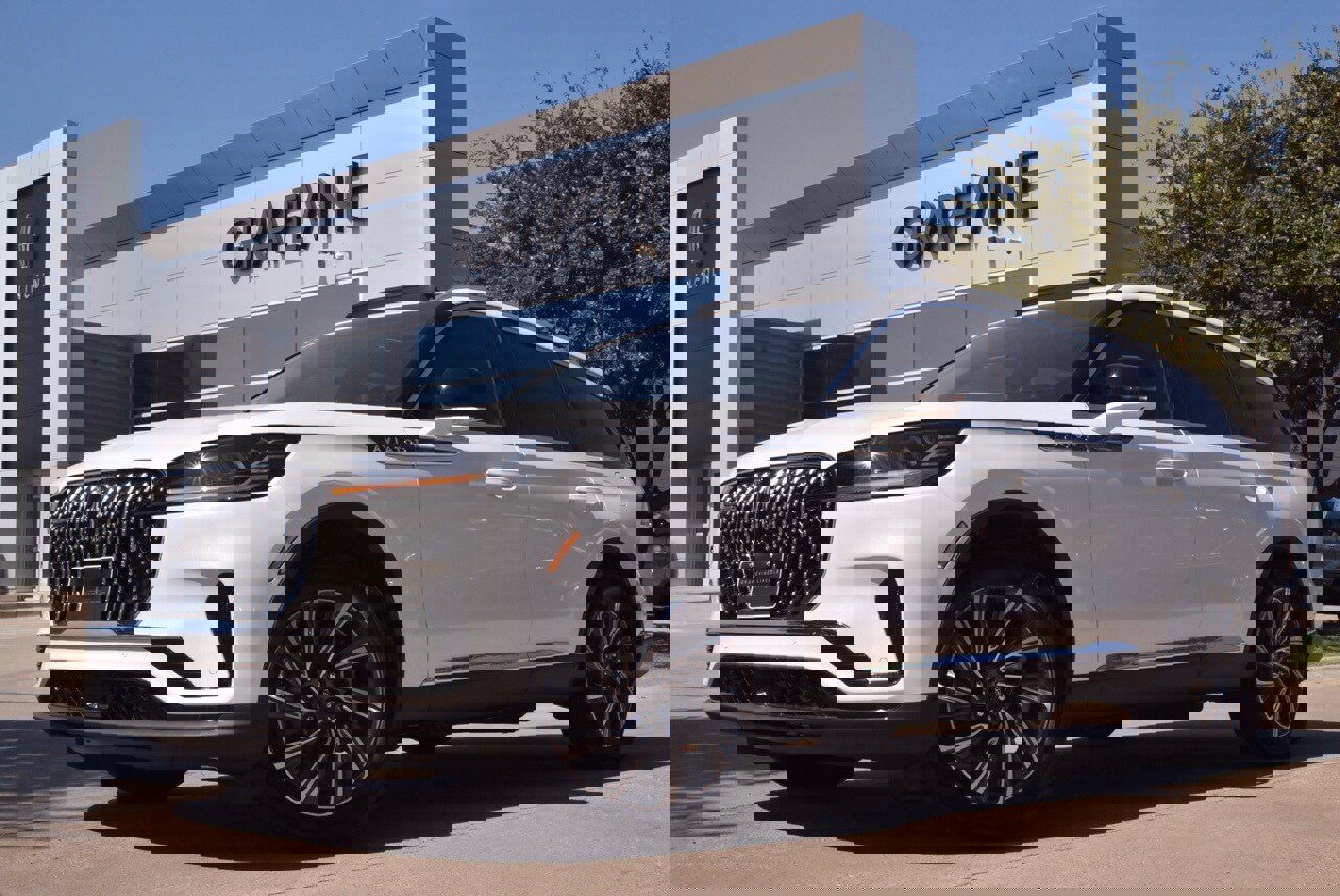 New 2025 Lincoln Aviator 2WD
