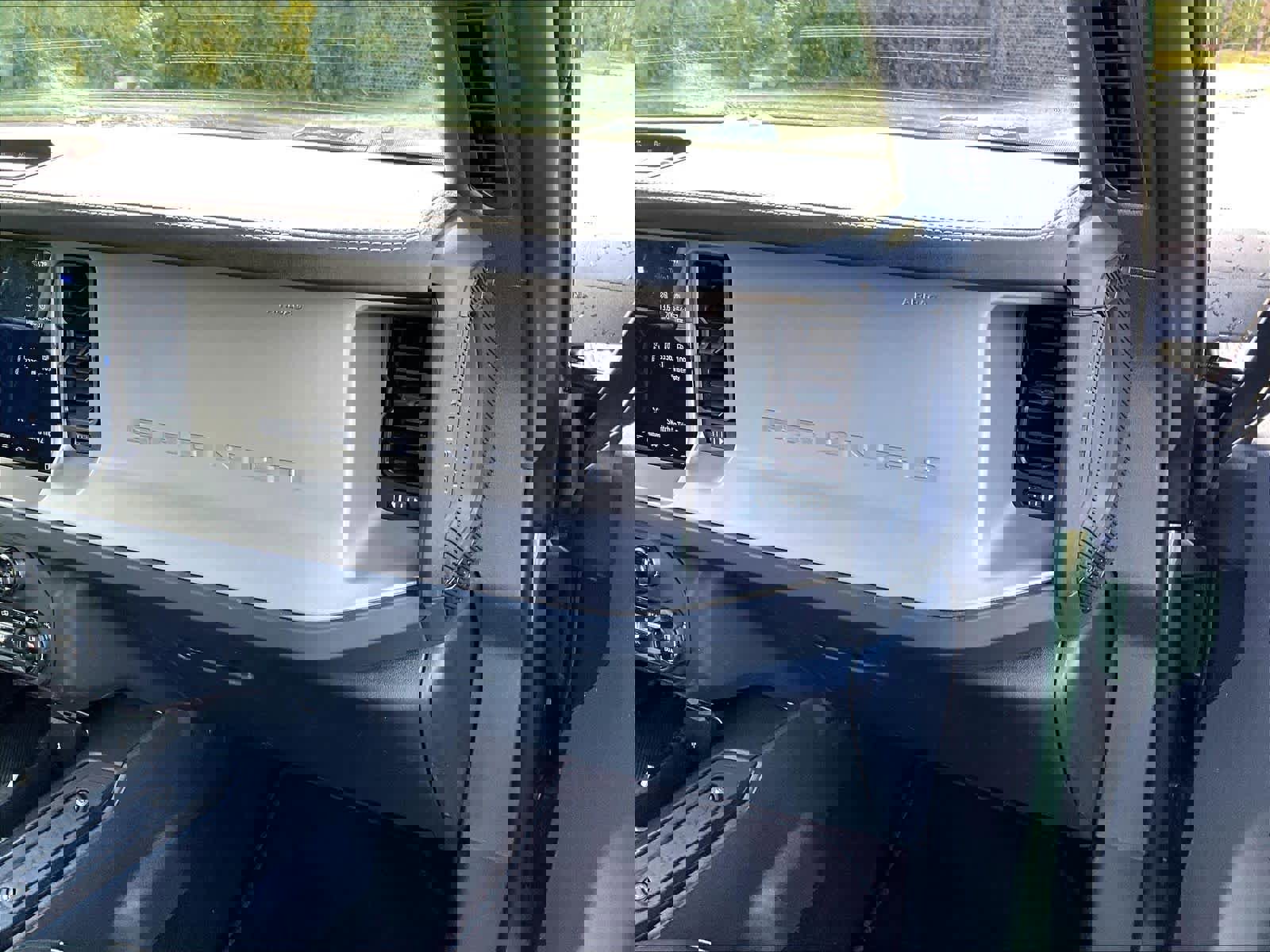 Used 2025 Ford Bronco Outer Banks image 13