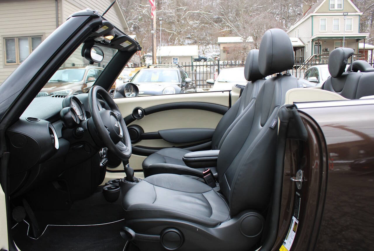Used 2012 MINI Cooper Convertible image 19
