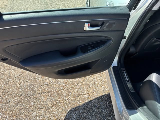 Used 2013 Hyundai Genesis 5.0 R-Spec RWD image 9