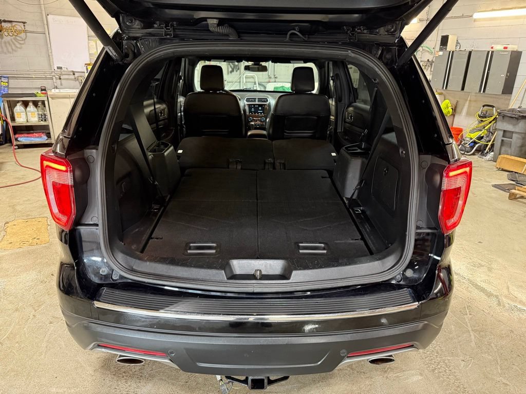 Used 2018 Ford Explorer XLT w/ Equipment Group 202A AWD/4WD image 32