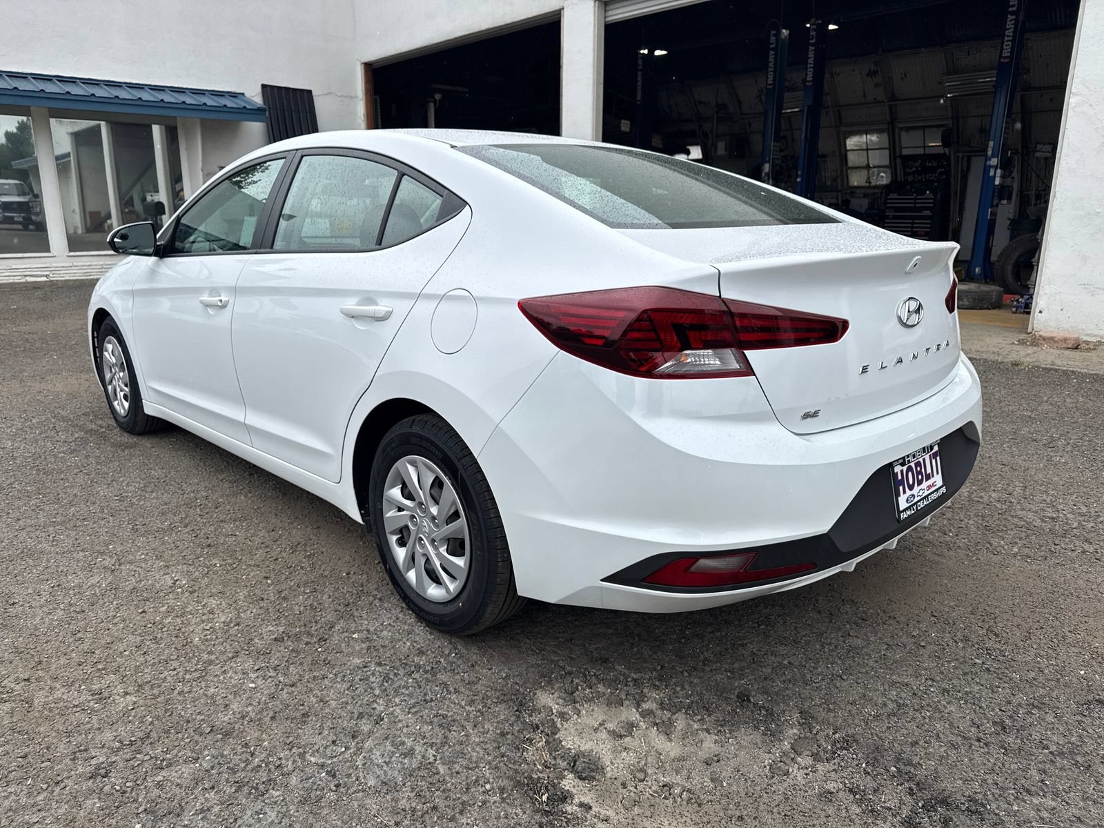 Used 2020 Hyundai Elantra SE w/ Cargo Package (C1) FWD image 3