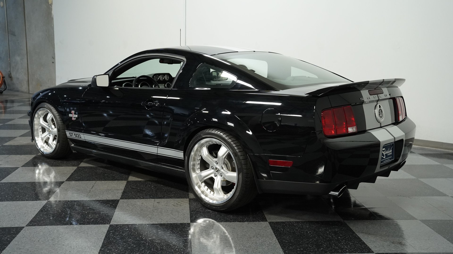Used 2007 Ford Mustang Shelby GT500 RWD image 7