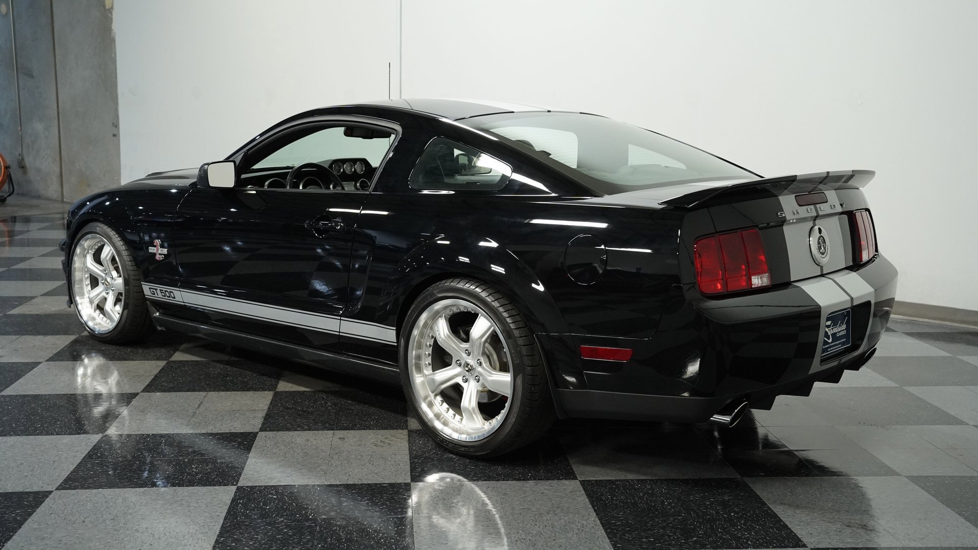 Used 2007 Ford Mustang Shelby GT500 RWD image 7