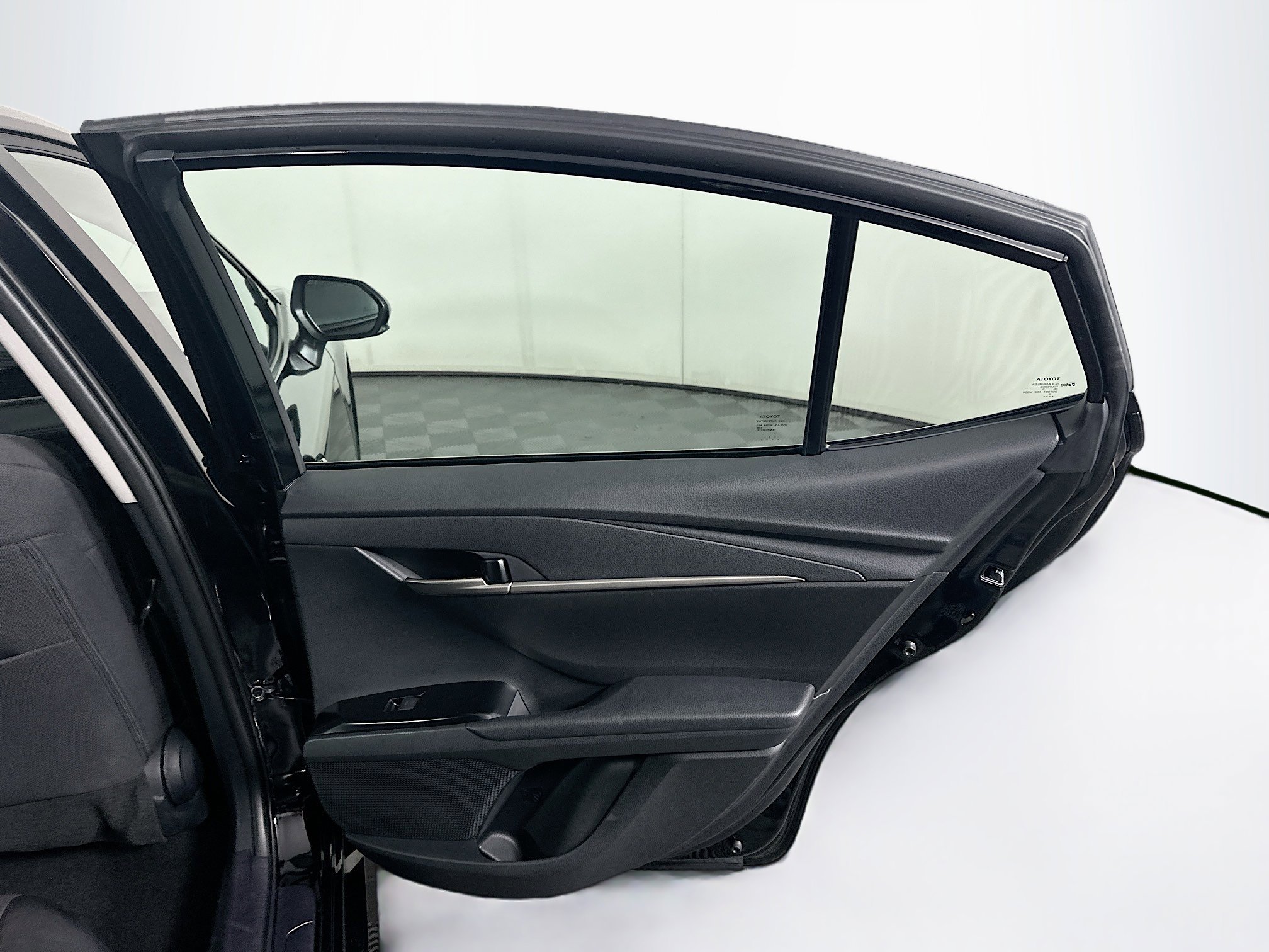 Used 2025 Toyota Camry LE image 28