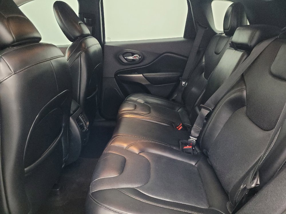 Used 2020 Jeep Cherokee Limited image 18