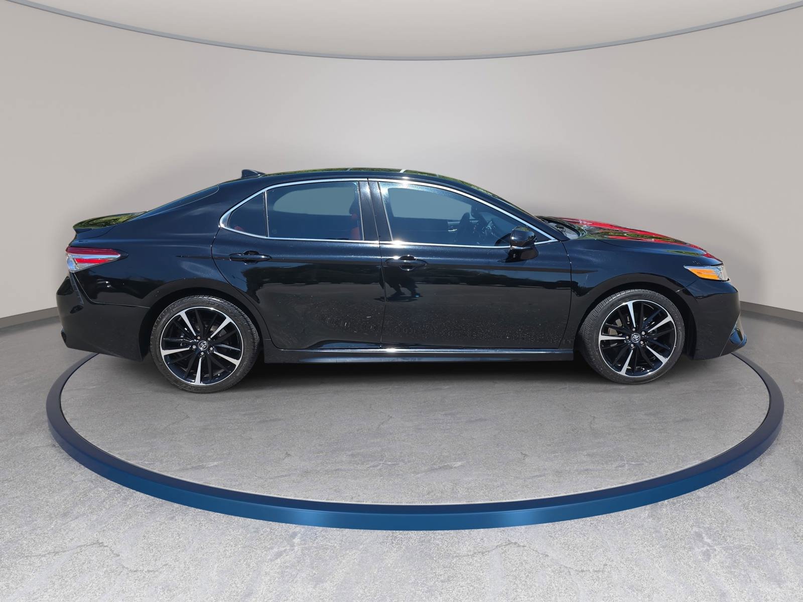 Used 2020 Toyota Camry XSE w/ Navigation Package FWD image 4