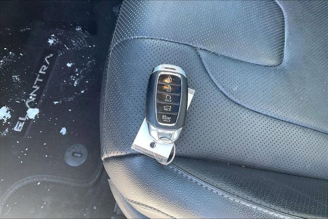 Certified 2023 Hyundai Elantra Limited image 11