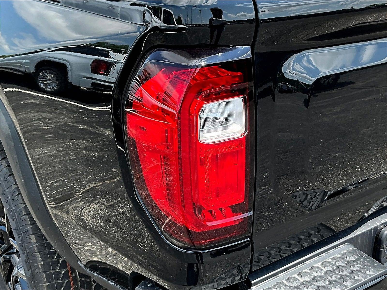 New 2026 GMC Canyon AT4 AWD/4WD image 14