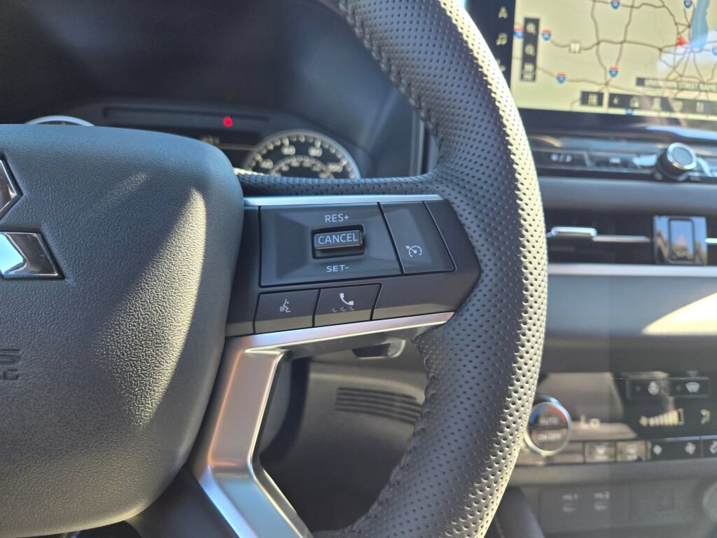 New 2026 Mitsubishi Outlander LE AWD/4WD image 26